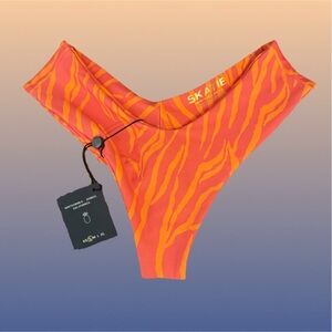 Skatie Bikini Bottom